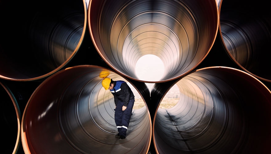 10 guaranteed ways to build industry expertise to target a specific sector image