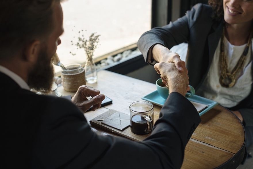 Why B2B sales Is no longer a linear process image
