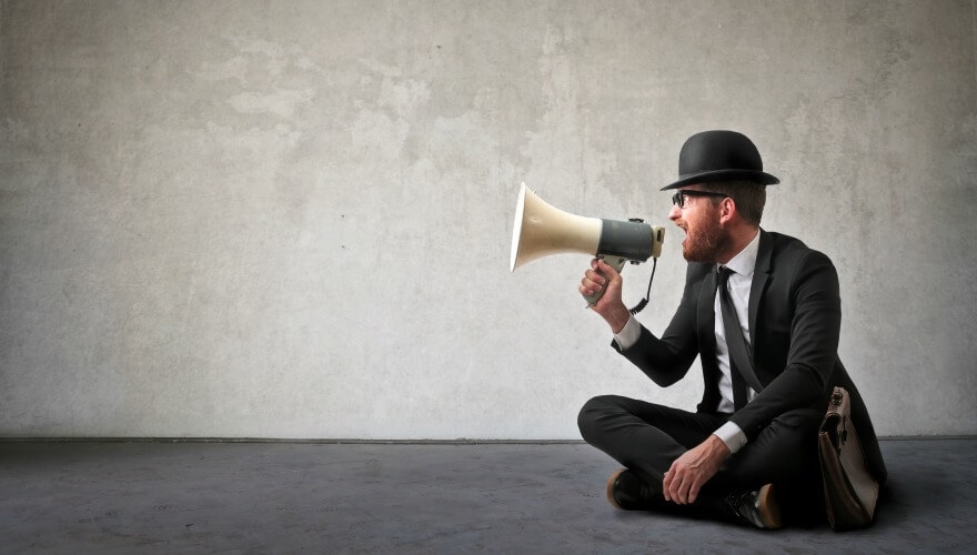 Half of sales leads never receive personalised response image