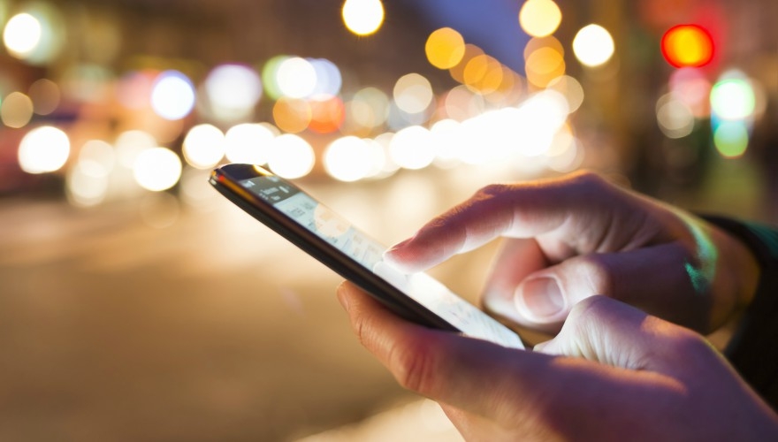 Brits' smartphones internet usage doubles in 5 years image