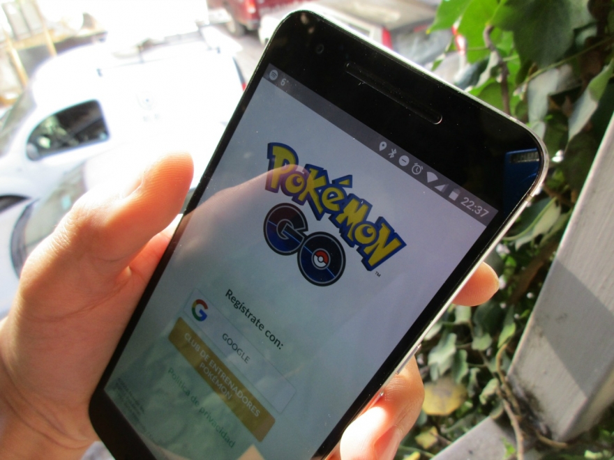 Photo of Pokemon GO screen courtesy of Eduardo Woo via Wikimedia Commons. Licensed under Creative Commons Attribution ShareAlike 2.0 Generic.
