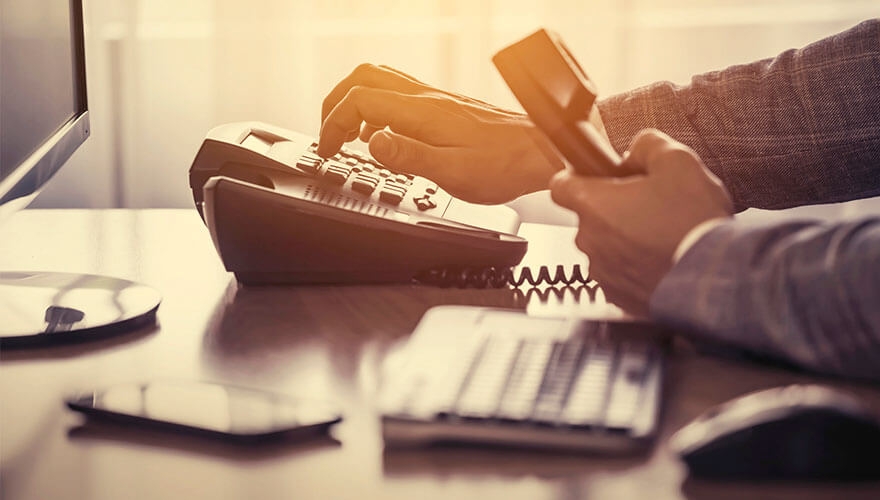 Why companies need to be calling new contacts as soon as they land on their website image